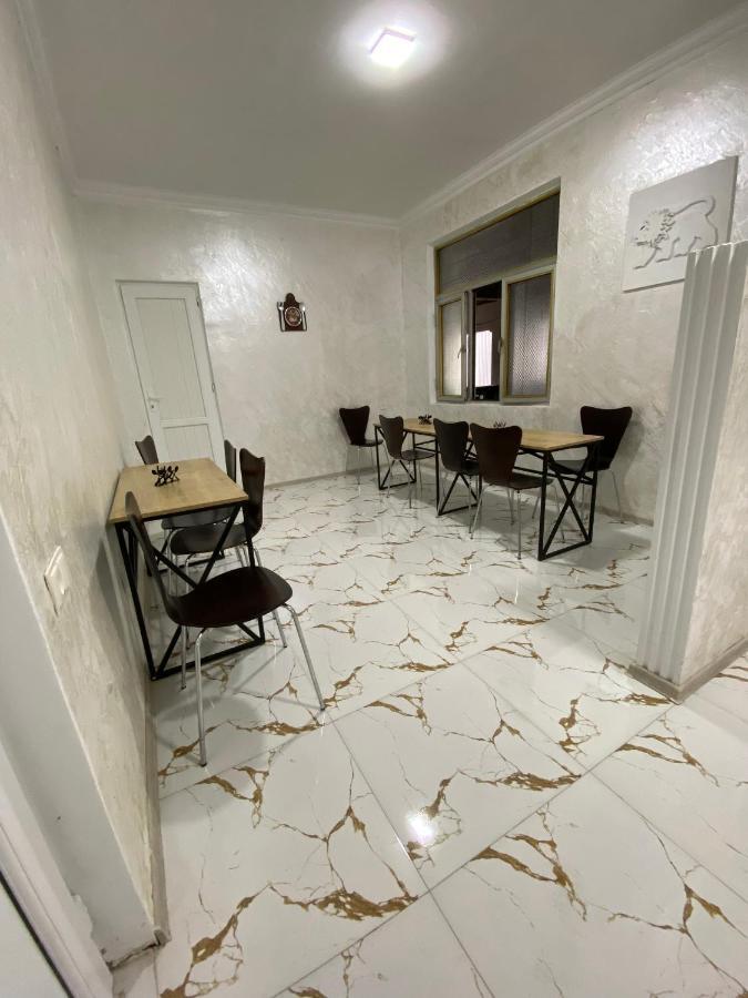 Hotel Holiday House Chkonia Batumi Exterior foto