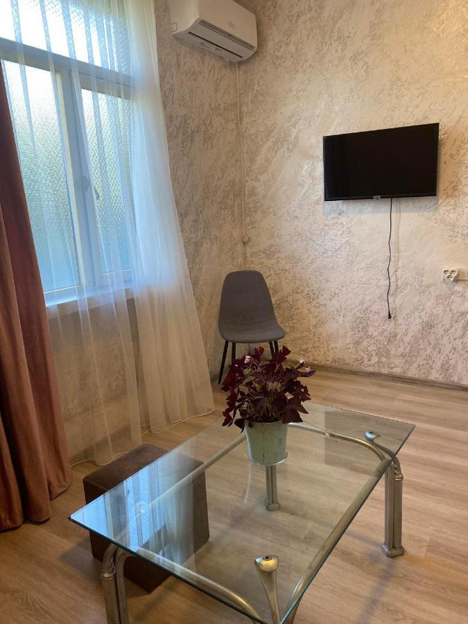 Hotel Holiday House Chkonia Batumi Exterior foto